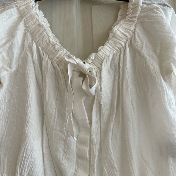 Off the Shoulder White Cotton Blouse - Picture 4 of 6